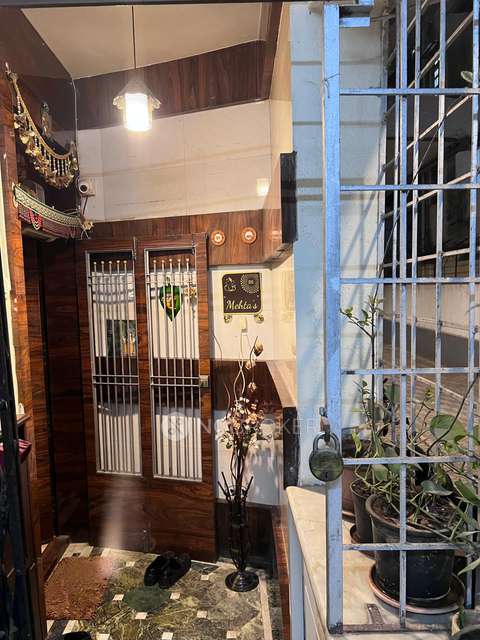 2 BHK Flat In Ganesh Prasad Building For Sale  In Tardeo