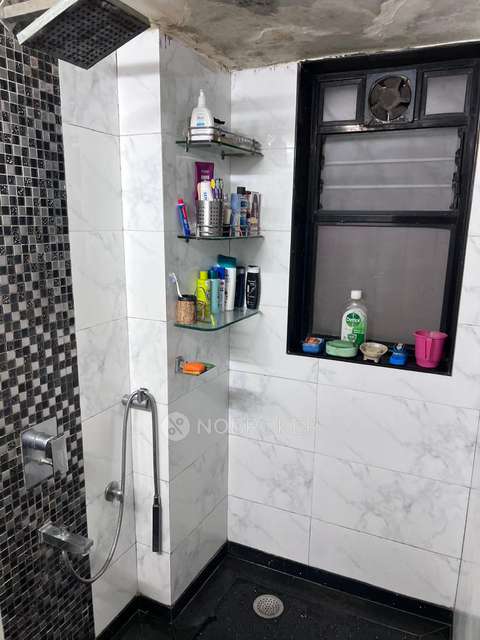 2 BHK Flat In Ganesh Prasad Building For Sale  In Tardeo