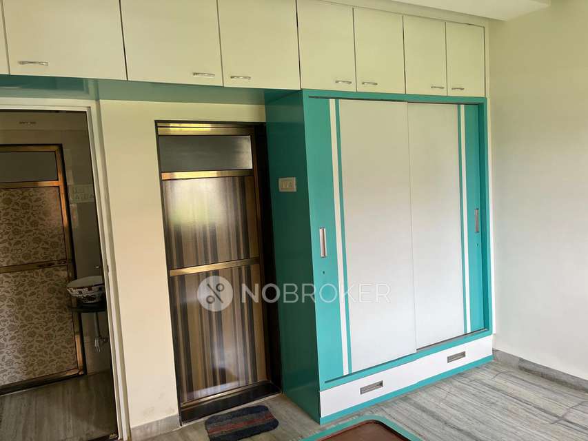 3 BHK Flat In Thakkar Plaza For Sale  In Kandivali West