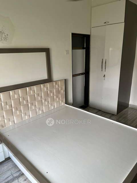 3 BHK Flat In Thakkar Plaza For Sale  In Kandivali West