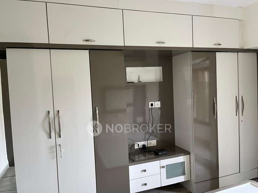 3 BHK Flat In Thakkar Plaza For Sale  In Kandivali West