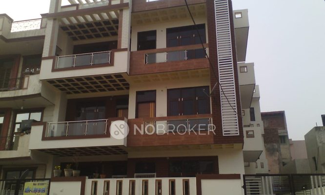 4+ BHK Flat In Standalone Building  For Sale  In Sahibabad