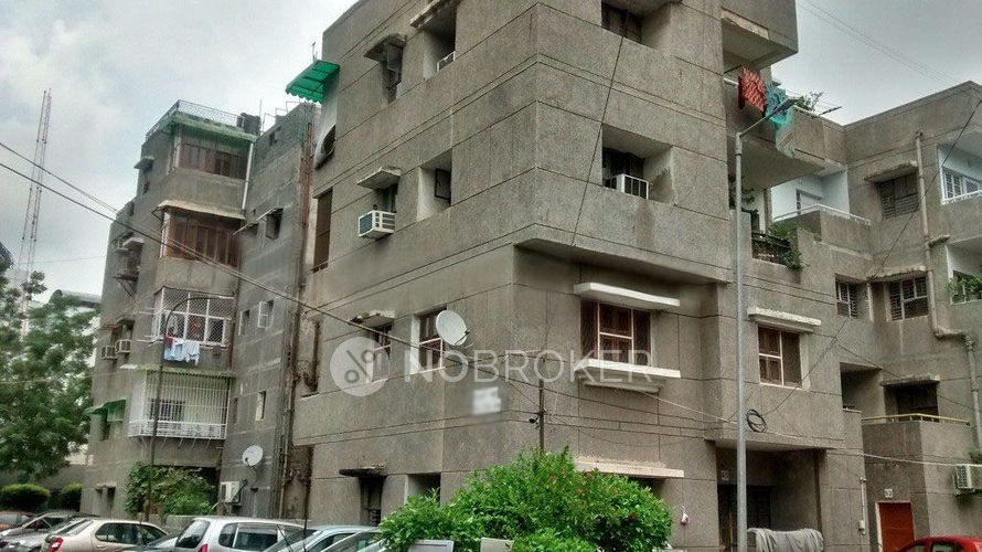 Indraprastha Apartment Dwarka Rent WITHOUT BROKERAGE Semifurnished 3