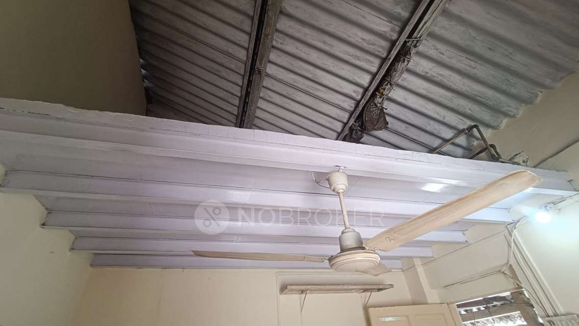 1 RK Flat In Bismillah Chawl Kurla Court West For Sale  In Kurla 