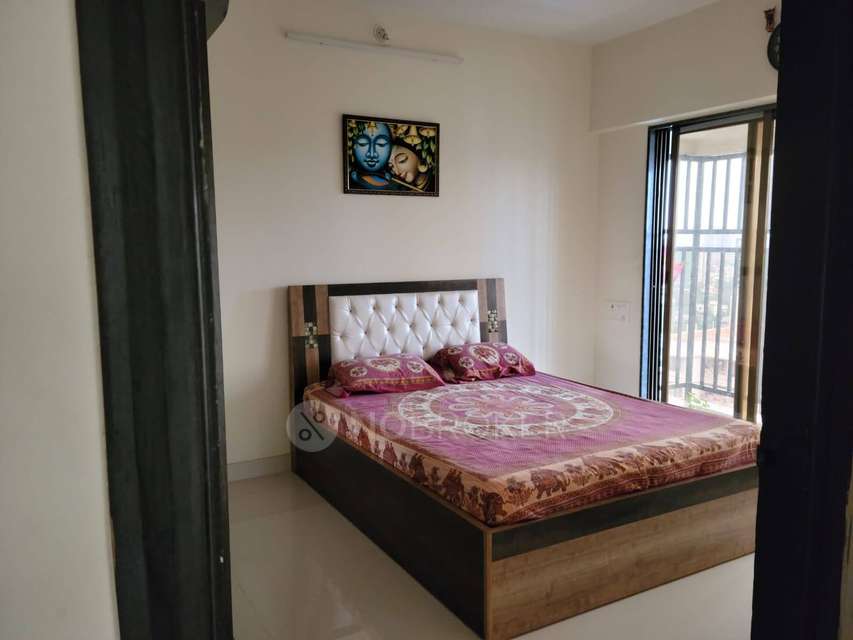 2 BHK Flat In Vrindavan Chs Borivali, Borivali East For Sale  In Borivali East
