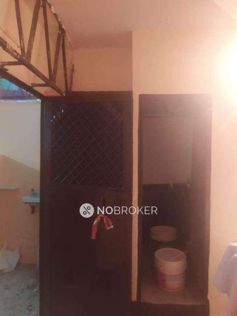 1 BHK Flat In Standalone Building  For Sale  In Govindpuram 