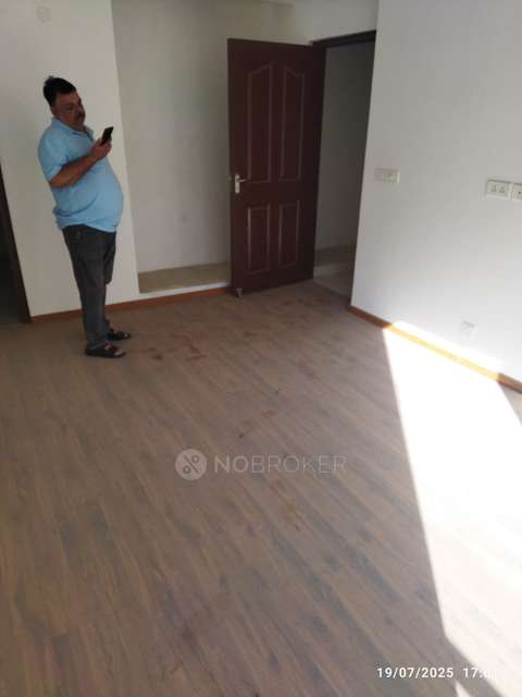 3 BHK Flat In Radhey Krishna Casa Greens 1, Sector 16 For Sale  In Sector 16