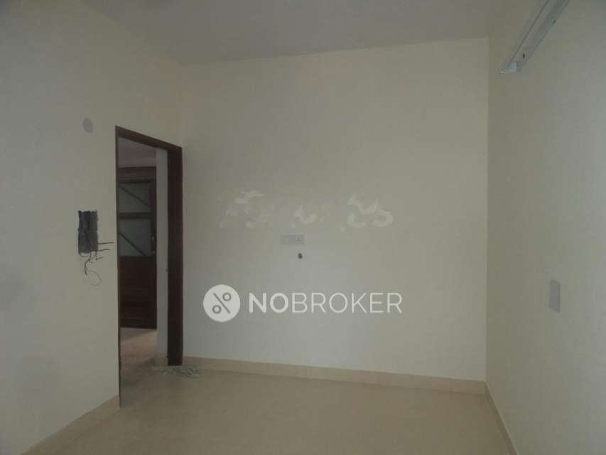 3 BHK Flat In Friends Apartment For Sale  In Patparganj