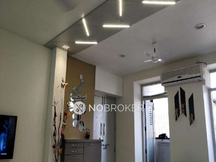 4 BHK Flat In Pushpawati Bldg For Sale  In Kalbadevi