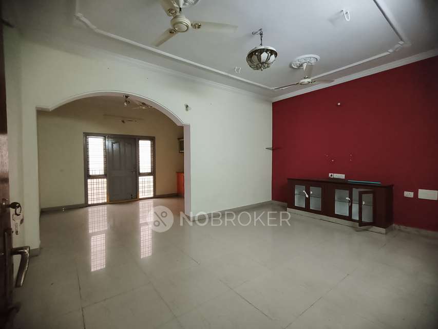 3 BHK Flat In Murthi Sqaure  for Rent  In  Moti Nagar