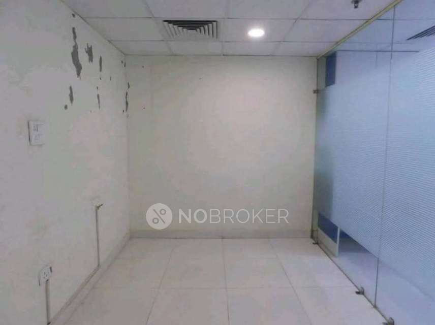 Commercial Property in Sector 132, Noida for Rent 