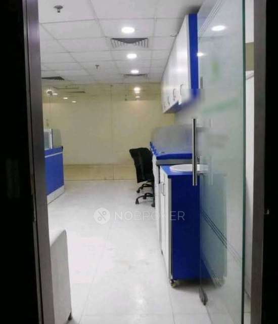 Commercial Property in Sector 132, Noida for Rent 