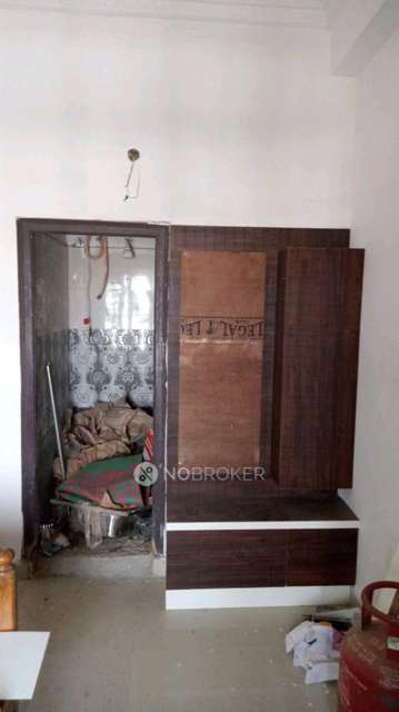 2 BHK Flat In Priya Towers For Sale  In Peerzadiguda