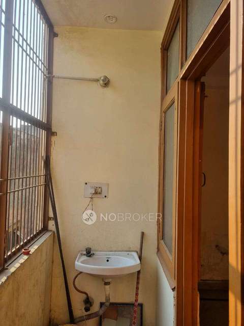 1 BHK Flat In Standalone Building  For Sale  In Yamuna Vihar,