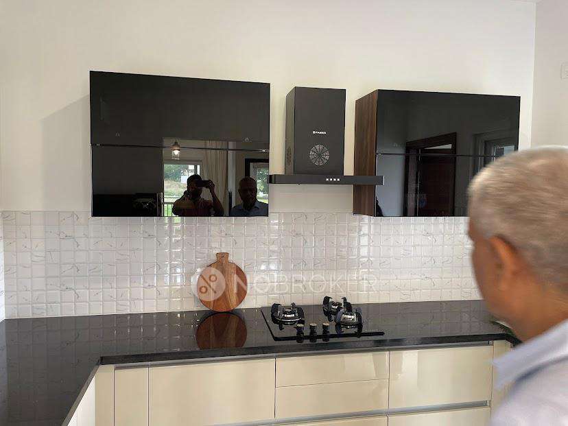 2 BHK Flat In Akarsha Adarsh Park Heights Phase 1, Bangalore For Sale  In Varthur