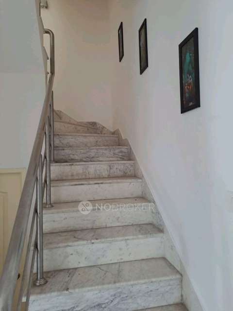 PG for Girls in Thazhambur