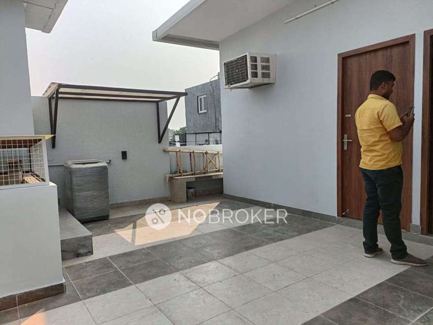 4+ BHK Flat For Sale  In Sushant Lok I 