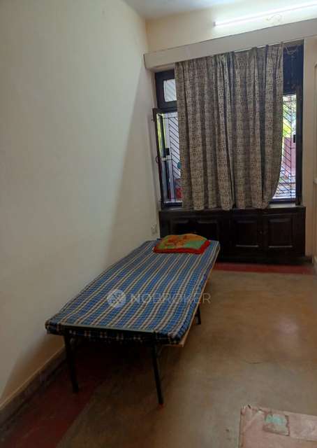 PG for Boys in Kirti Nagar