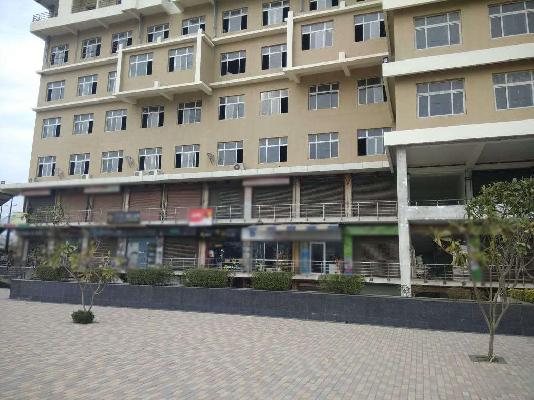 Shop in Golfforeste Apartments, Greater Noida for Rent 