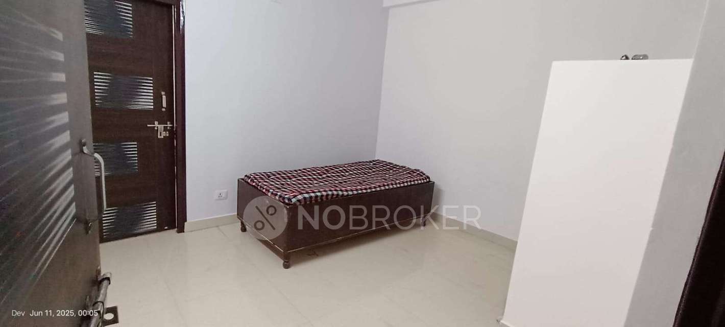 Single Room for Male In 1 BHK  In Moti Bagh