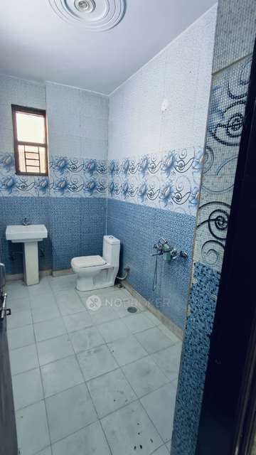 3 BHK Flat In Om Vihar Phase Iv For Sale  In Hastsal