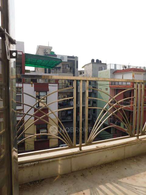 2 BHK Flat In Apartent  For Sale  In Rohini