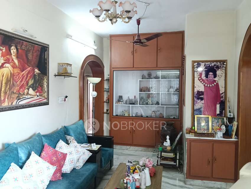 4 BHK Flat In Sreekrupa Apartments  For Sale  In Kothapet