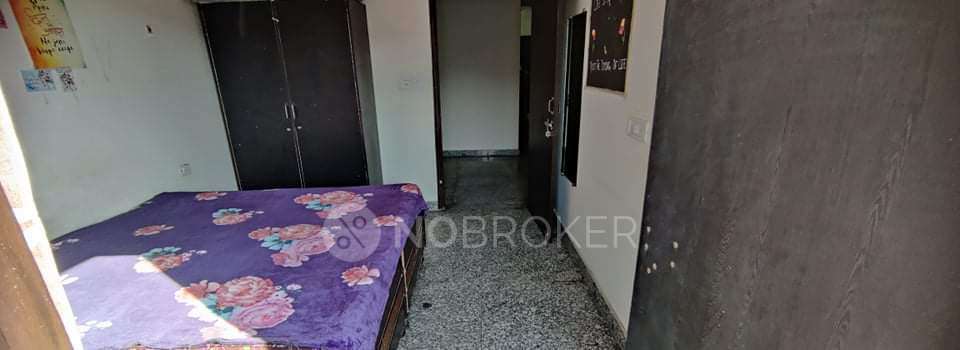Single Room for Female In 4 BHK  In Indirapuram
