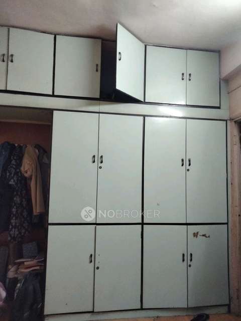 Single Room for Female In 2 BHK  In Kunal Complex In Shivajinagar