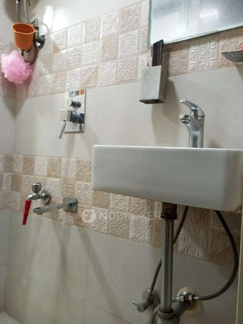 2 BHK Flat In Sheriar Baug For Sale  In Jj Hospital Road