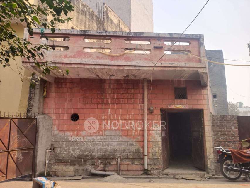 Godown/Warehouse in Karawal Nagar, Delhi for sale 