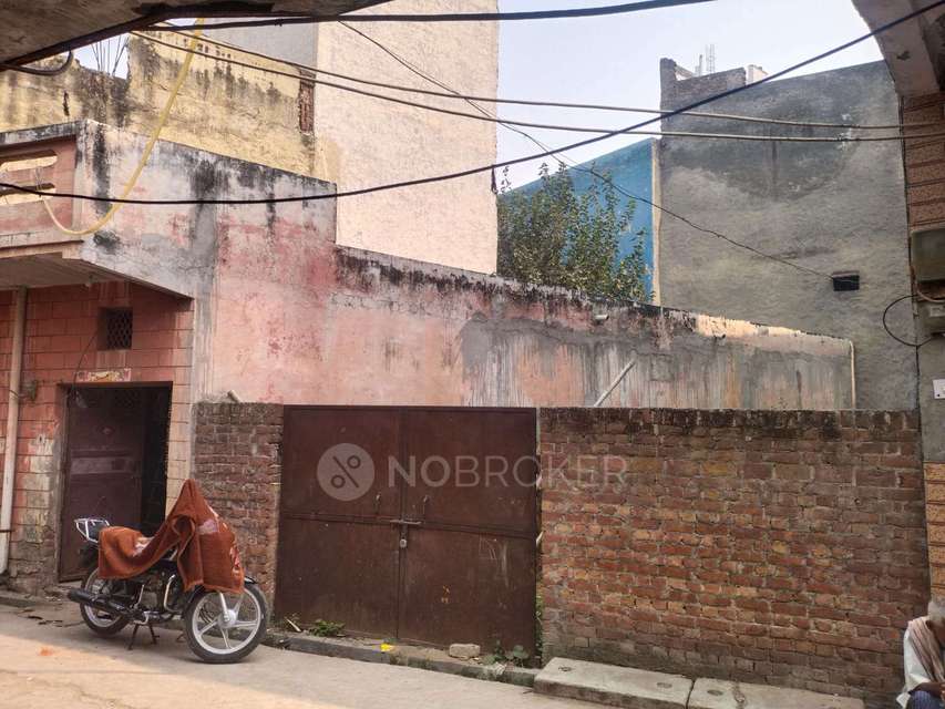 Godown/Warehouse in Karawal Nagar, Delhi for sale 