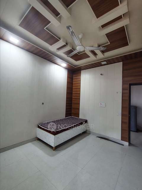 2 BHK Flat In Ashirwad Apartments for Rent  In Alpha I
