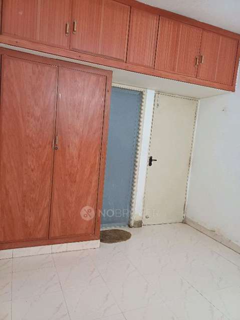 Single Room for Female In 2 BHK  In Mitra Apartment In Kovilambakkam