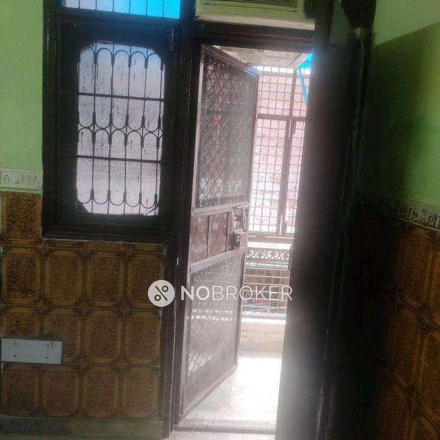 2 BHK Flat In Vikhyat Apartment For Sale  In Dilshad Colony