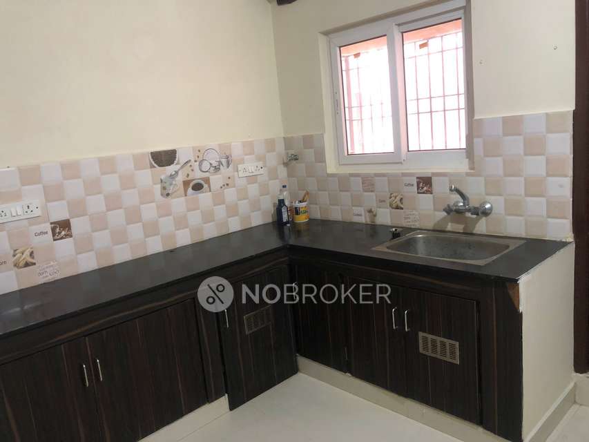 2 BHK Flat In Swetha Builders, Gerugambakkam For Sale  In Vgn Krona