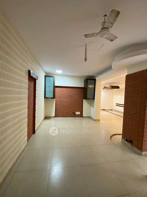 3 BHK Flat In Natasha Golf View Apartments For Sale  In Domlur