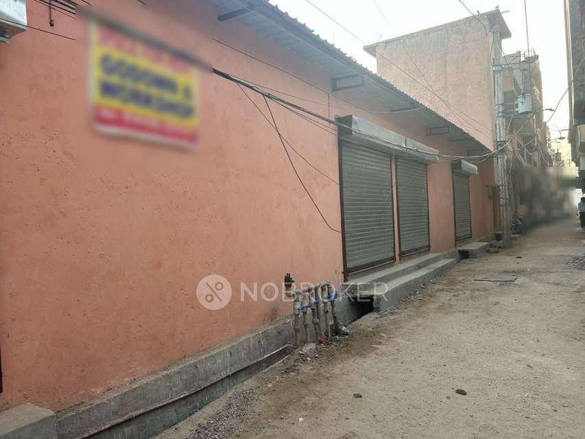 Godown/Warehouse in Sangam Vihar, Delhi for Rent 