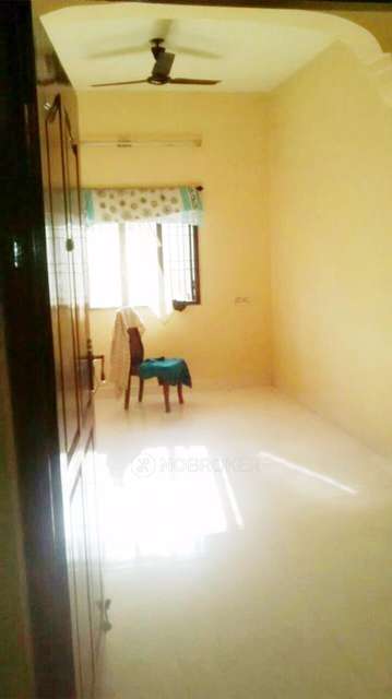 2 BHK Flat In Vinod Apartment For Sale  In Irumbuliyur