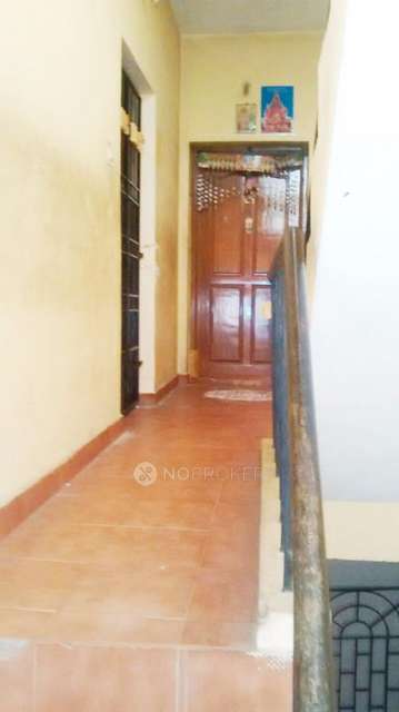 2 BHK Flat In Vinod Apartment For Sale  In Irumbuliyur
