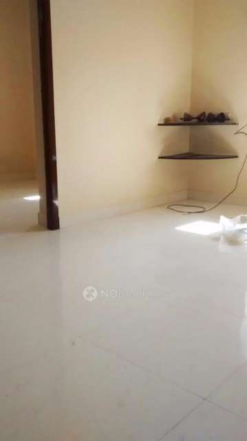 2 BHK Flat In Vinod Apartment For Sale  In Irumbuliyur