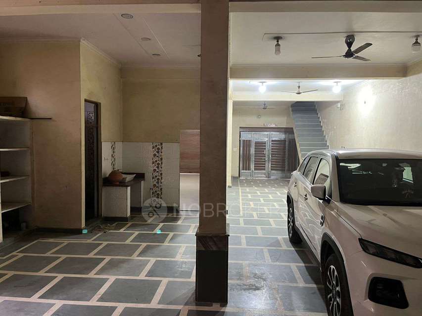 Shop in Uttam Nagar, Delhi for Rent 