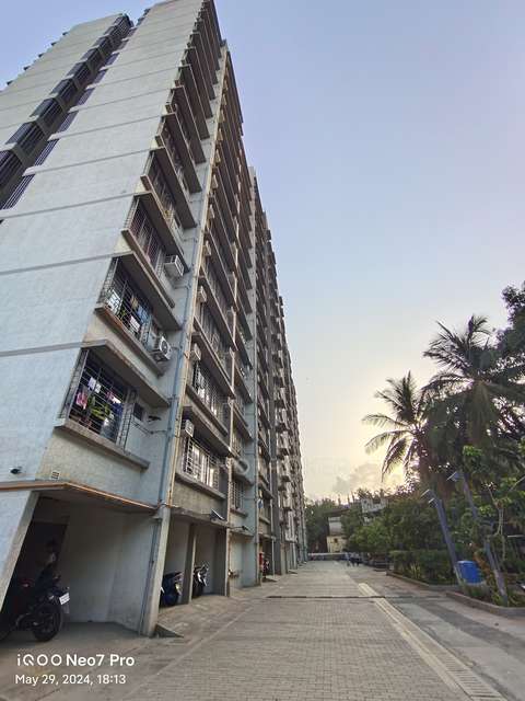 1 BHK Flat In Crown Viva Chs Ltd For Sale  In Thane West