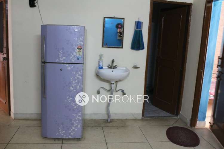 PG for Boys in Sector 18