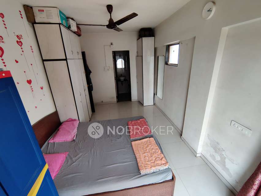 2 BHK Flat In Bhoomi Legend, Kandivali East For Sale  In Kandivali East