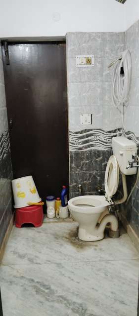 1 BHK Flat In Jain&#39;s For Sale  In Rajapuri,gali No.5