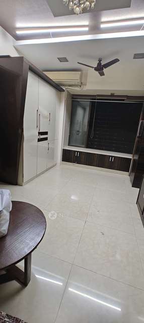 2 BHK Flat In Safa Tower For Sale  In Mazgaon