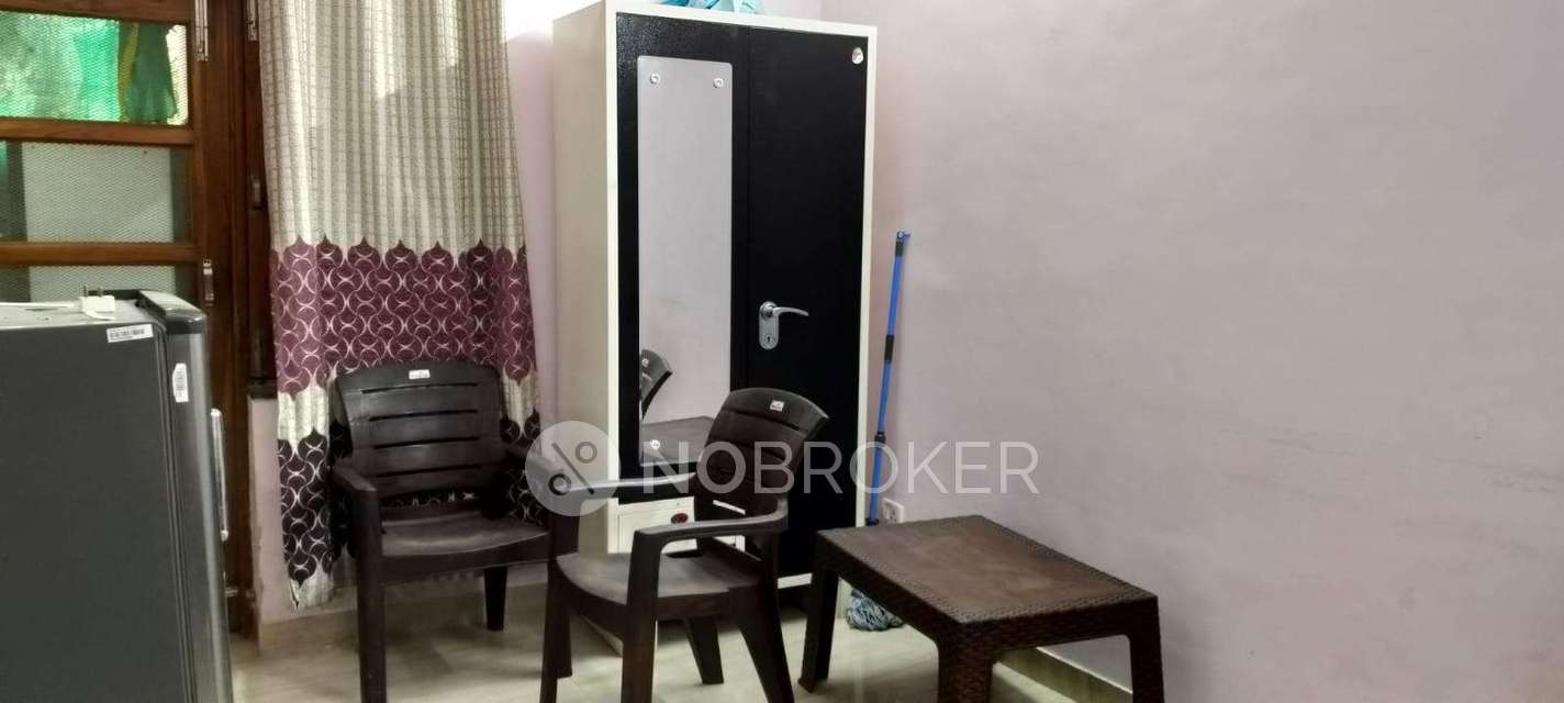 1 RK House for Rent  In Sector 43