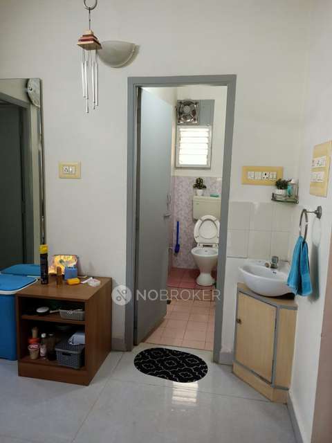 2 BHK Flat In Sai Apartments Samanthi Street For Sale  In Sri Iyappa Nagar