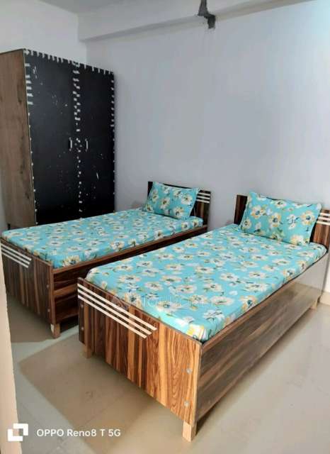 PG for Boys in Sector 63